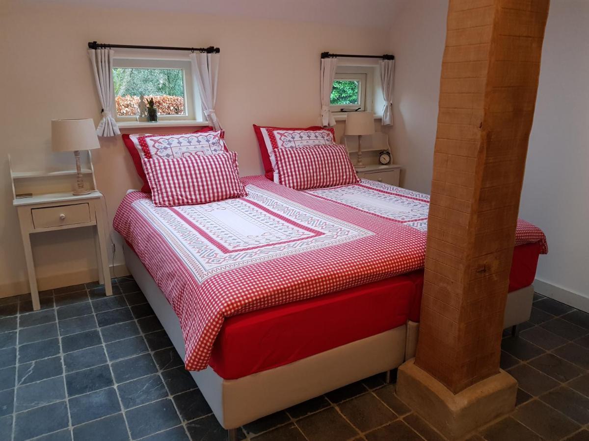 Bij Saar Bed & Breakfast Zwinderen Exterior photo